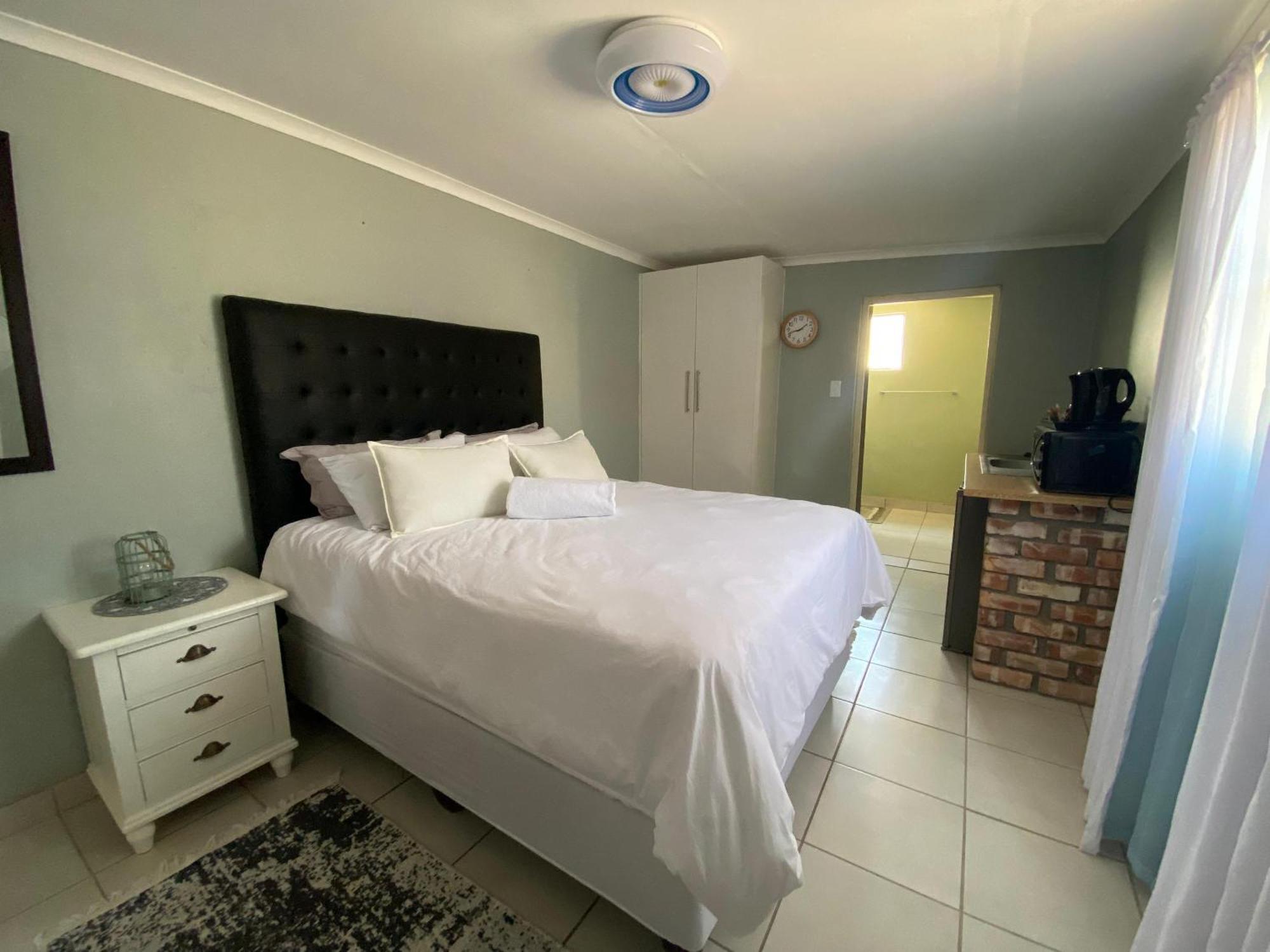 Inecia'S B & B Uis ภายนอก รูปภาพ